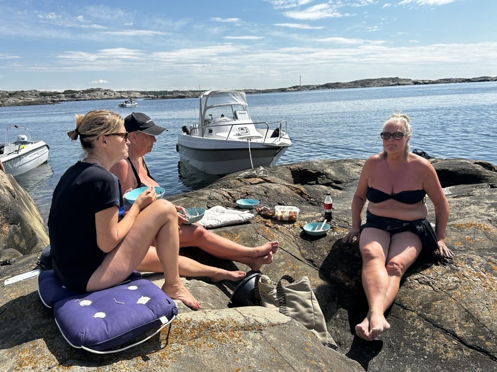 Sol och bad på Vargö  Helen Anette Lena jag